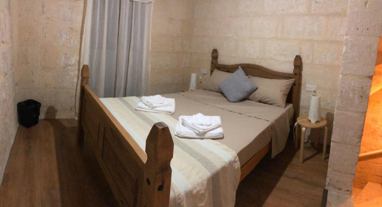 Appartement Floriana Cosy Townhouse Extérieur photo